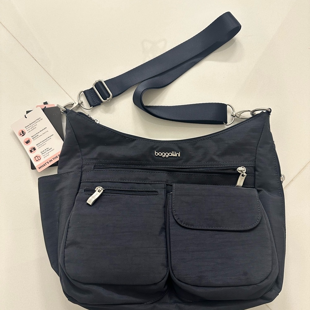 NWT Baggallini Crossbody Bag w/ RFID wallet/wristlet (Color:French Navy)